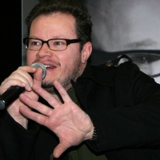 Leonel García presenta segunda producción en solitario