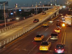 A diferencia del puente atirantado, donde se construyó un parque lineal, en el Puente del Álamo se descuidó la imagen urbana. S. NÚÑEZ  /