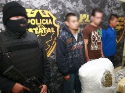 En el caso de los hombres, a ellos les incautaron un kilo 430 gramos de cocaína, la cual estaba oculta en una maleta. O. RUVALCABA  /