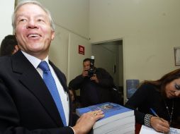 Fernando Guzmán  proporcionó el informe a la Oficialía de Partes del Recinto Legislativo. E. BARRERA  /