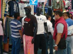 La ropa fue decomisada por agentes federales. ESPECIAL  /