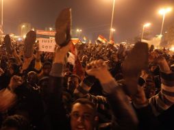 El presidente egipcio Hosni Mubarak anunció que no se presentará a las elecciones,  pero manifestantes aún exigen su renuncia. EFE  /