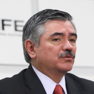 Diputados están en deuda con el IFE, según Valdés Zurita