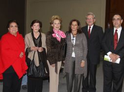 Nena Salinas, Irma Robles, Simona Amavet, María Irma Iturbide, Jorge Velásquez y el R.P. Juan González.ELINFORMADOR  /