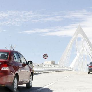 Descartan daños en estructura del puente atirantado