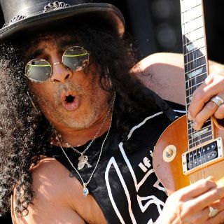 Usher y Slash podrían cantar durante el Super Bowl