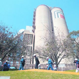 Cemex pierde 574 MDD en cuarto trimestre de 2010