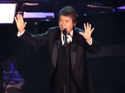 El cantautor español Raphael, durante su concierto de esta noche en el Auditorio Nacional. EL UNIVERSAL  /