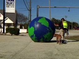 En 2007, realizó su primera caminata realmente larga: casi 700 kilómetros, de Louisville a Pittsburgh. AP  /