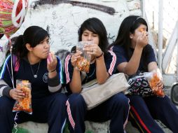 Alimentarse saludablemente también es algo que se aprende de los padres. E. BARRERA  /