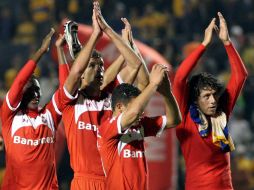 Jugadores del Toluca celebran su victoria frente a Tigres, en partido de la jornada 4 del torneo Clausura 2011. MEXSPORT  /