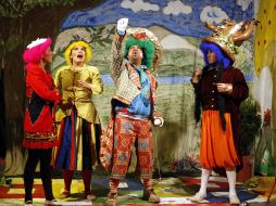 Escena de la obra Don Pimpirulando, una invitación para recuperar el gusto por los juegos antiguos.E. PACHECO  /