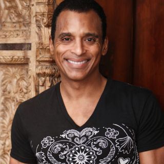 Jon Secada alista nuevo álbum