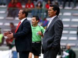 Benjamín Galindo (der.) aplaudió la entrega de sus jugadores. MEXSPORT  /