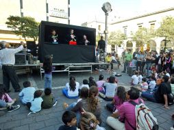 El montaje La leyenda del Coyote, de la compañía La Cucaracha, encantó a los pequeños que asistieron. E. BARRERA  /