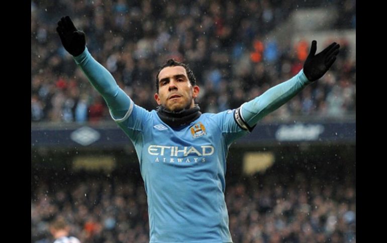 El jugador argentino en un partido con su equipo el Manchester City. AP  /