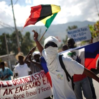 En Haití manifestantes exigen la salida del presidente René Preval