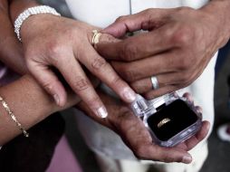 Tres de cada diez estadounidenses consultados afirman que la crisis ha profundizado sus lazos matrimoniales. EL UNIVERSAL  /