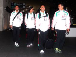 Jugadores de la selección, en el aeropuerto de la Ciudad de México, antes de su salida a Atlanta. MEXPSORT  /