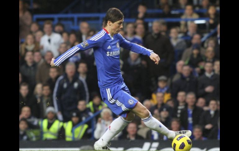Fernando Torres no tuvo el mejor debut en el Chlesea ya que perdió ante su ex equipo. EFE  /