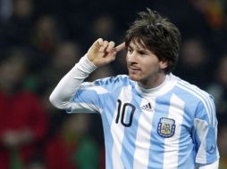 Lionel Messi es captado durante el partido ante Portugal en Ginebra. REUTERS  /