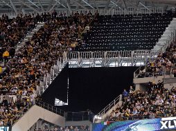 Parte de las butacas que no fueron ocupadas en el partido del Super Bowl, en el estadio de los Vaqueros, en Arlington. AP  /