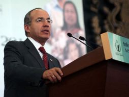 El mandatario, Felipe Calderon en voz de su secretario particular expresa su buena salud. NTX  /