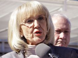 `Arizona no descansará hasta que las leyes de inmigración sean cumplidas:Brewer.AP  /