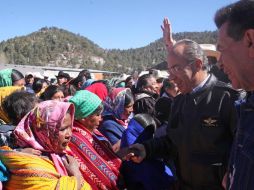 Felipe Calderón visitó hoy Creel, en Chihuahua, donde entregó apoyos invernales. EL UNIVERSAL  /