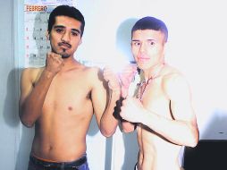 Jesús Ceja y José González posan tras superar la báscula. G. LÓPEZ  /