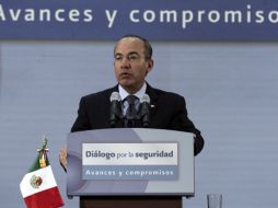 Más tarde Calderón inaugurará una planta de papel de la empresa Sca, en compañía del secretario de Economía, Bruno Ferrari. ARCHIVO  /