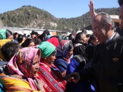 Ayer Calderón ya había hecho evaluación de daños por el frío en comunidades de Chihuahua. ESPECIAL  /