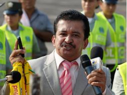 El concejal Armando Acuña, a minutos de llegar al aeropuerto de Florencia. REUTERS  /