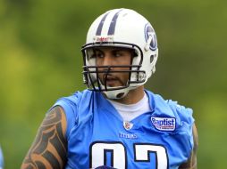 El ala defensiva de los Titanes de Tennessee, Jason Babin, podría ser de los jugadores afectados. AP  /