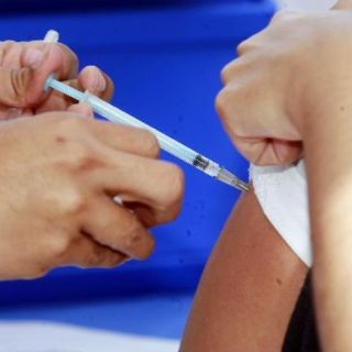 Vacunan a 12 mil 500 niñas contra VPH en Chiapas