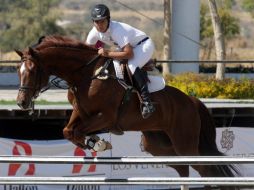Arturo Navarro Jr. montando a “Cool  Down”, finalizó con un tiempo de 31.99 segundos, sin faltas en la pista. A. CAMACHO  /