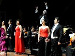 Los intérpretes egresados de 'Opera prima' se fueron mostrando solos y acompañados. CONACULTA.GOB  /