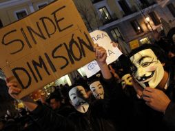 Los manifestantes rechazan la ley impulsada por la ministra de Cultura, González Sinde. REUTERS  /