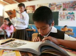Estiman beneficiar a tres millones 500 mil niños y jóvenes. ARCHIVO  /