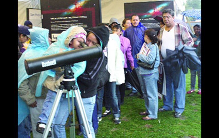 Saturno y sus anillos serán visibles a partir de las 21:30 horas serán visibles en México. ESPECIAL  /
