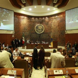 Aprueban en comisiones plan de austeridad para el Congreso