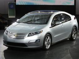 Los vehículos eléctricos son alimentados por baterías grandes que son cargadas. AP  /