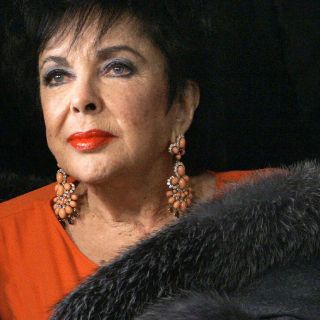 Elizabeth Taylor deberá estar hospitalizada por algunos días más