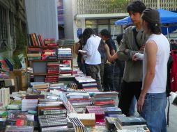 Los estudiantes del CUCSH tienen la opción de hacerse de títulos a un bajo costo. ESPECIAL  /