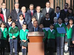 El decreto presidencial que deduce impuestos de las colegiaturas beneficiará a tres millones 500 mil niños y jóvenes. EL UNIVERSAL  /