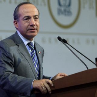 Calderón da espaldarazo a gobierno de Gabino Cué en Oaxaca