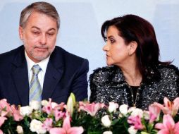 Emilio González junto a su esposa Imelda Guzmán, la presidenta del Sistema DIF estatal. E. PACHECO  /