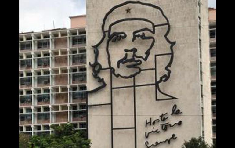 Muestra la imagen del argentino en la Plaza de la Revolución en la Habana. EFE  /