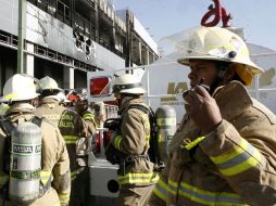 Un muerto y 28 lesionados es el saldo del incendio de esta mañana en un hotel en construcción. M FREYRIA  /