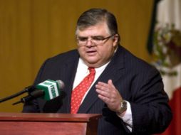 El ex secretario de Hacienda, Agustín Carstens (en la foto) y el actual titular de la dependencia estarán en París. EFE  /